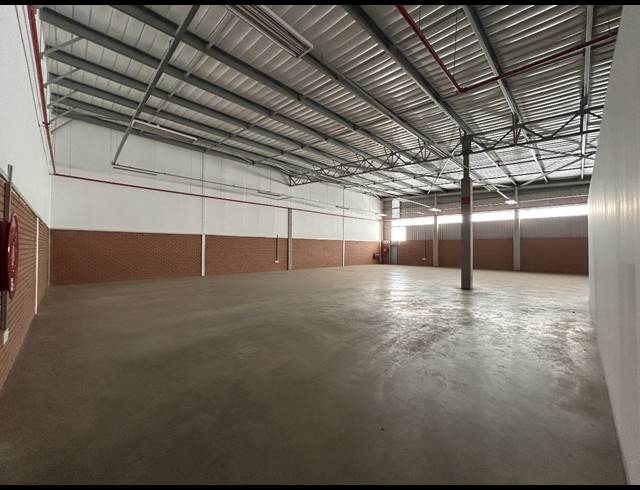 573M² WAREHOUSE TO LET IN CLAYVILLE
